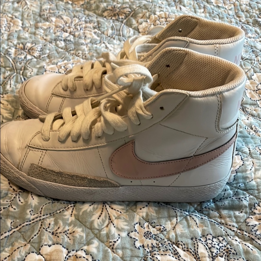 Nike Youth Blazer Mid 77 Shoes
